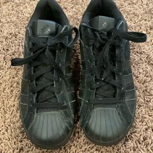 Adidas boys size 6 shell toe